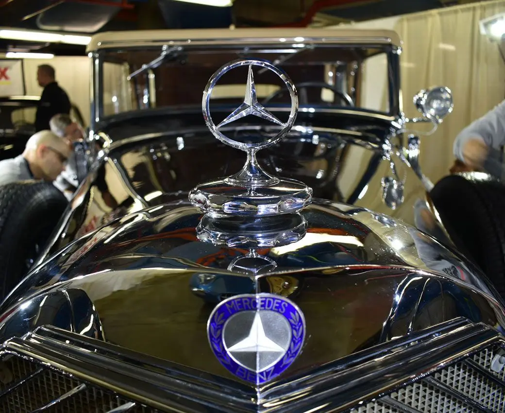 Chrome and paintwork of a classic car after correction